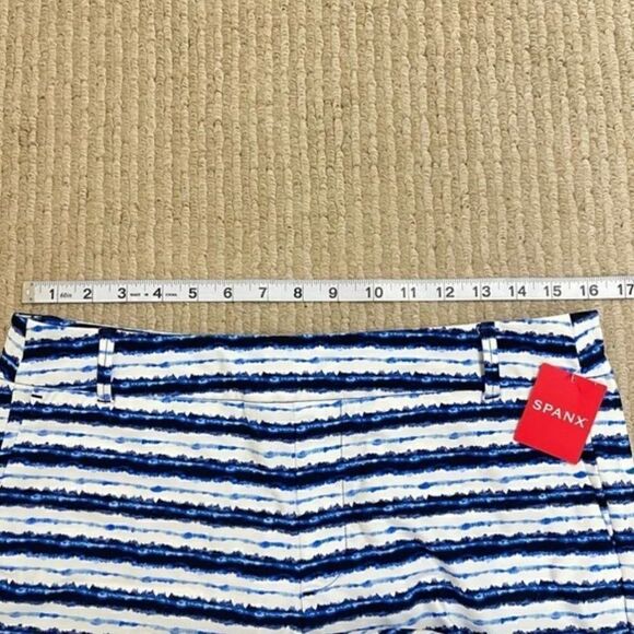 Spanx Sunshine Blue Painted Stripe 6” Short Size Large - Picture 4 of 8